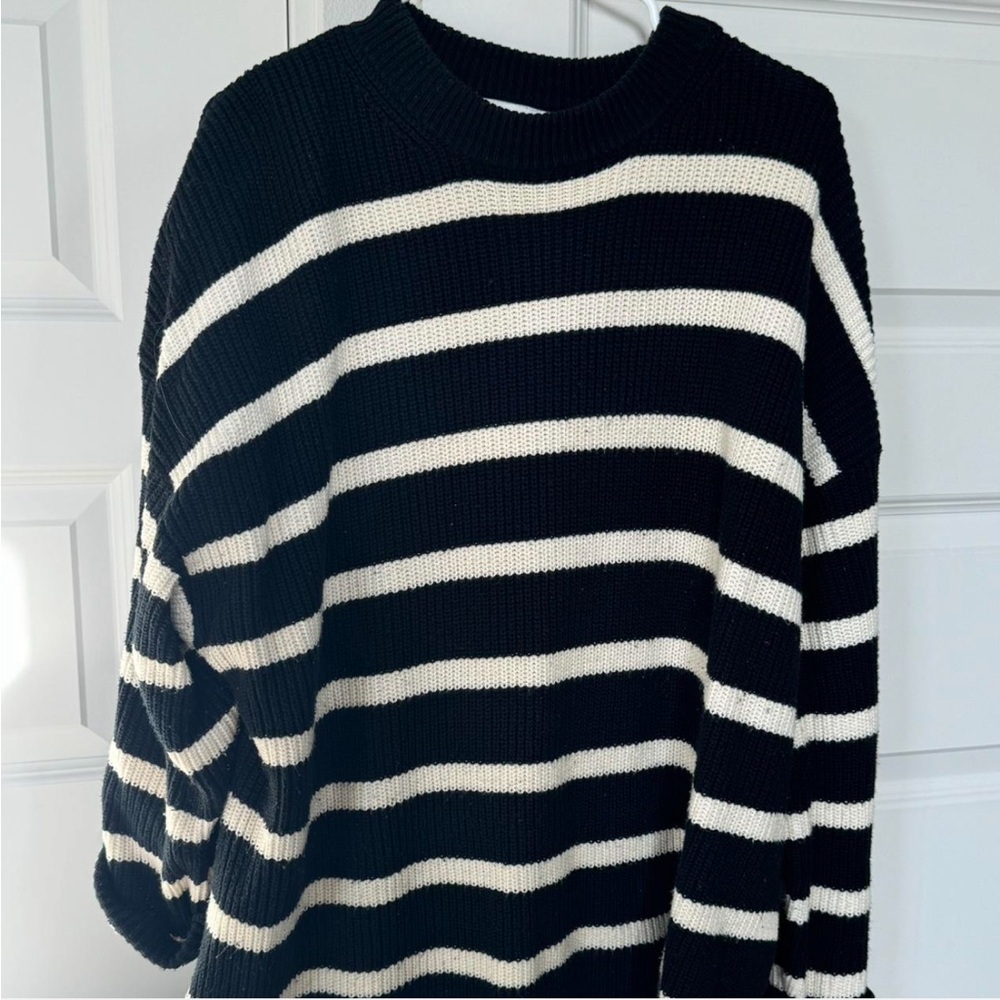 HM black and cream striped sweater with side slits